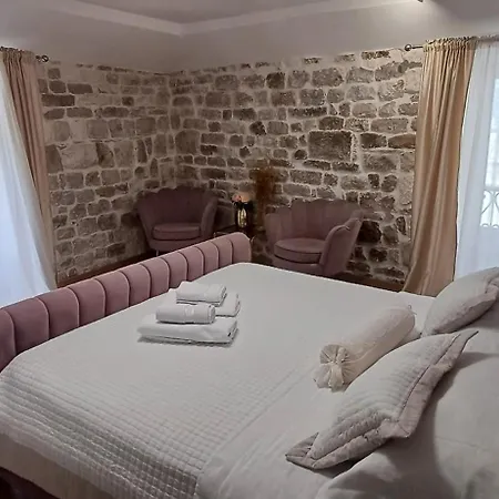 Private In Diocletians Palace Split