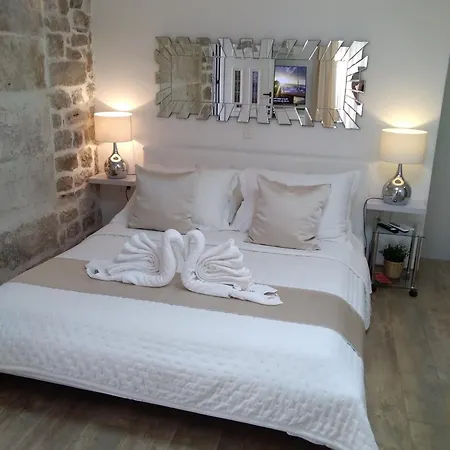 Private In Diocletians Palace Apartment *