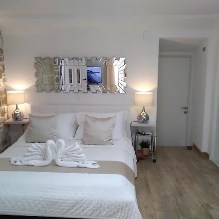 Private In Diocletians Palace Apartment Split