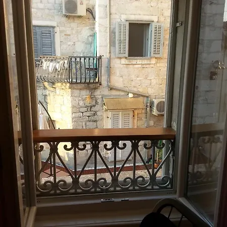 Private In Diocletians Palace Apartment Split