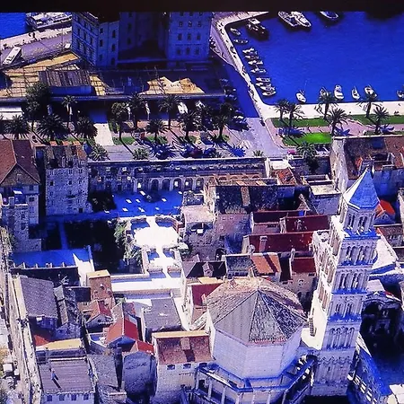Private In Diocletians Palace Apartment Split