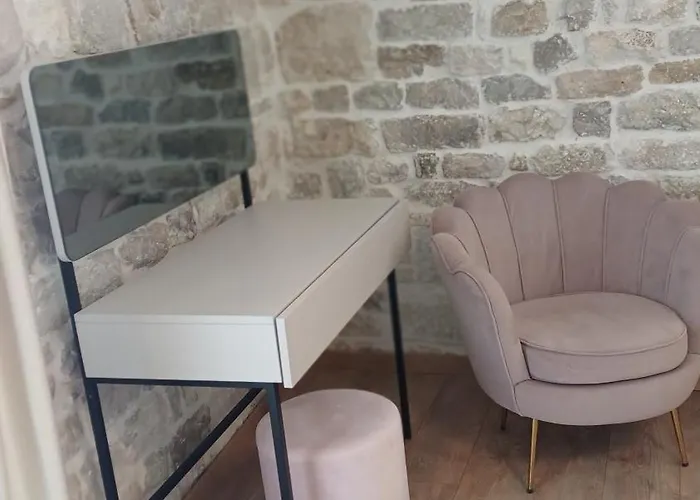 Private In Diocletians Palace *
