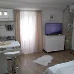 Private In Diocletians Palace Apartman
