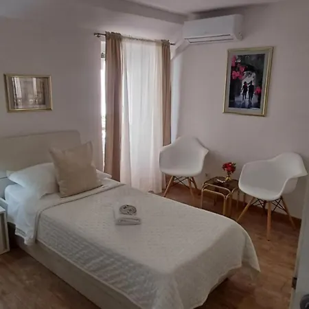 Private In Diocletians Palace Apartmán
