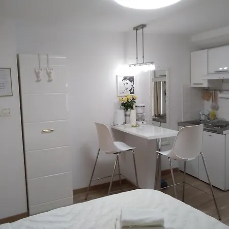 Private In Diocletians Palace *