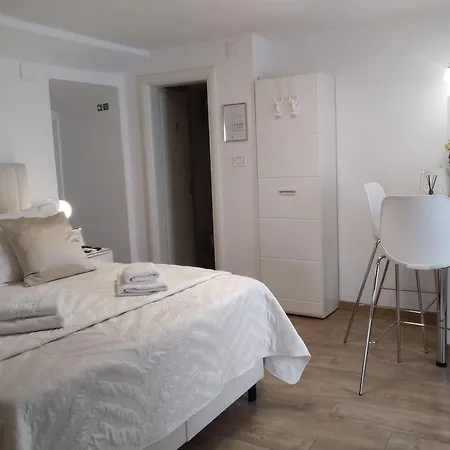 Private In Diocletians Palace Split