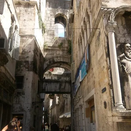 Private In Diocletians Palace * Split
