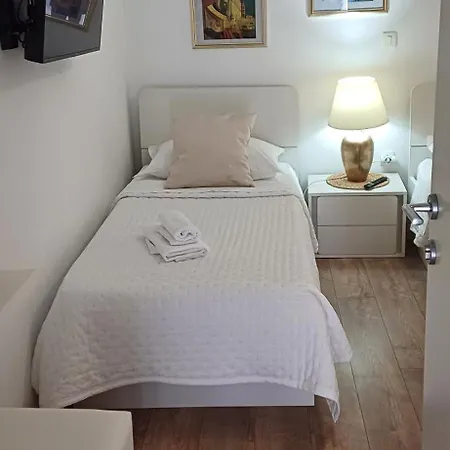 Private In Diocletians Palace *
