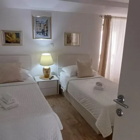 Private In Diocletians Palace Split