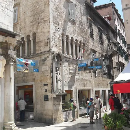 Private In Diocletians Palace *